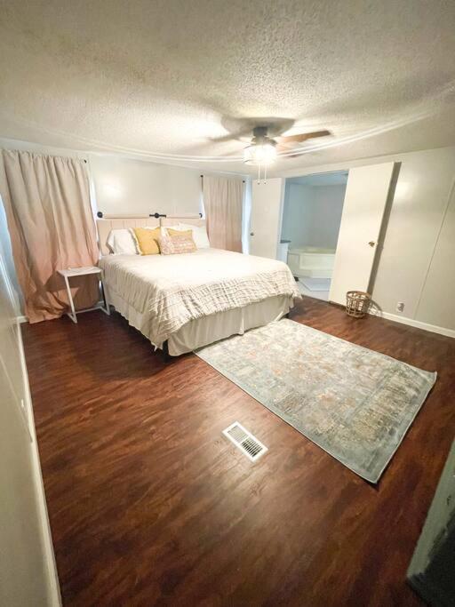 Centrally Located 3 Bedroom Уест Монро Екстериор снимка