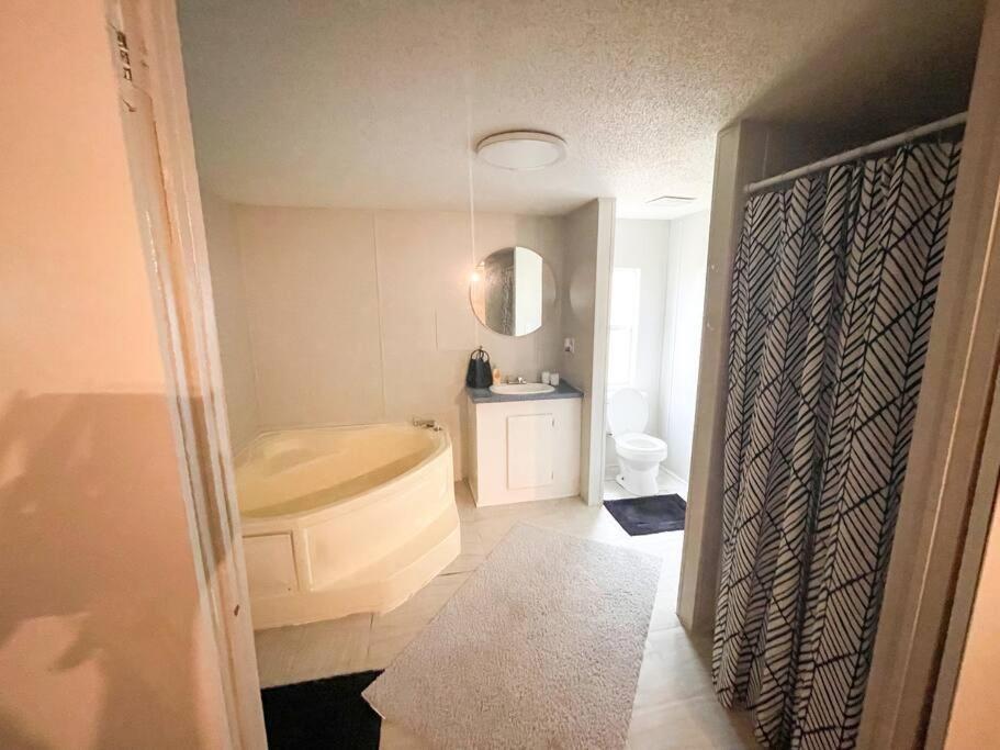 Centrally Located 3 Bedroom Уест Монро Екстериор снимка